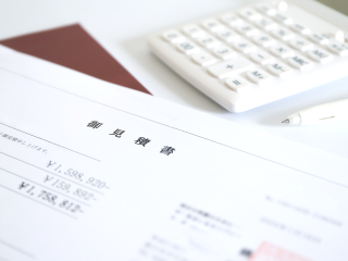見積書と電卓